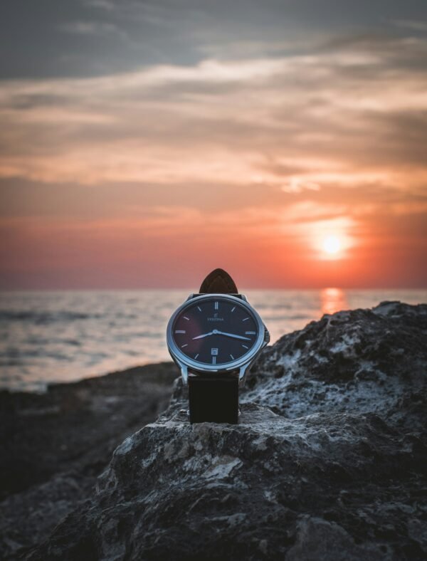 Fashionable Watch for women - Image 3