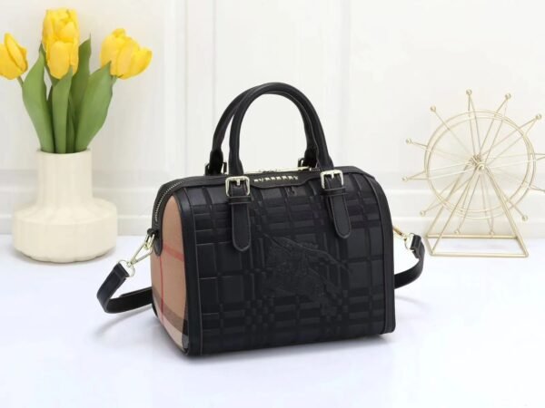 BURRBARY daffle high quality bag