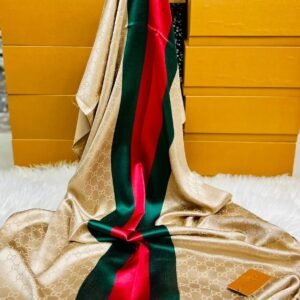 High quality. GUCCI  Silk      material  scarf.