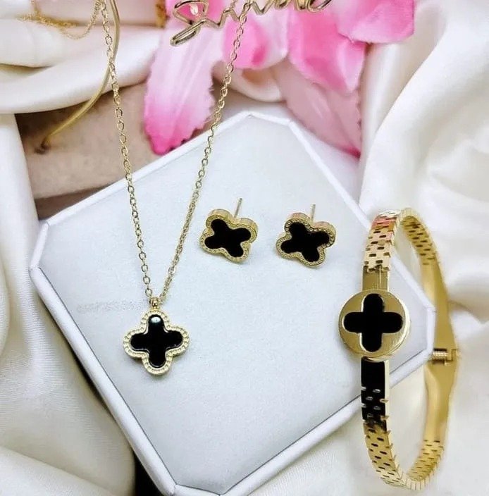 Vancleef stud pendant and bangle stainless steel matiral high quality - Image 2