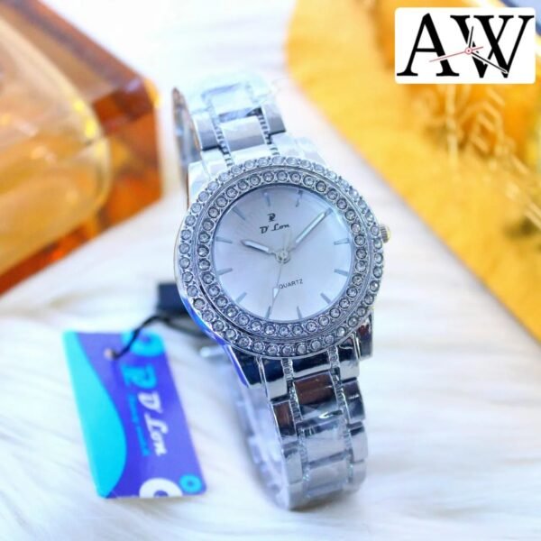 HI QUALITY GIRLS STRAP WATCH - Image 4